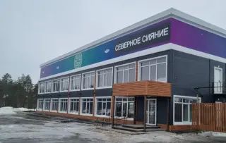 Объект дорожного сервиса. Гостиница "Северное сияние" с магазином сопутствующей торговли в Ямало-ненецком автономном округе, г. Муравленко — Муравленко: фото объекта размещения