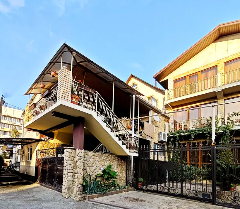 VV Guest House — Сочи: фото объекта размещения