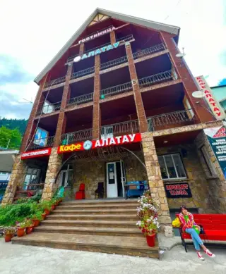 Гостиница "АЛАТАУ ЛЮКС" — Карачаево-Черкесская Республика: фото объекта размещения