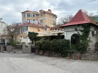 ФЛЁР — Ялта: фото объекта размещения