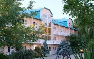 Учебно-оздоровительная база «Политехник», коттедж — Краснодарский край: фото объекта размещения