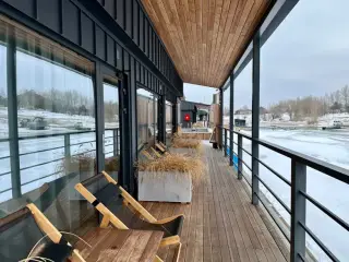 Ботель  "VolgaSurfCamp" — Краснослободск: фото объекта размещения