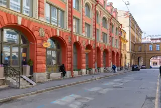 КОМПЛЕКС АПАРТАМЕНТОВ «IZZZI на Банковском» — Санкт-Петербург: фото объекта размещения
