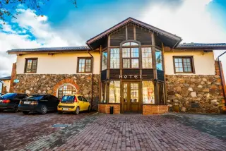 Гостиница «Остров-Парк» ООО «Изборск-Парк» — Остров: фото объекта размещения