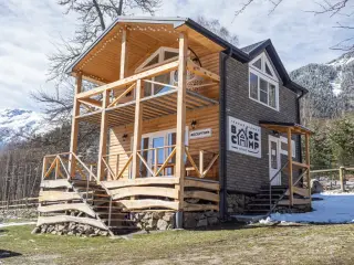 База отдыха «Base Camp» — Карачаево-Черкесская Республика: фото объекта размещения