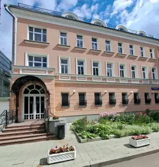 Гостиница дирекции по обслуживанию и эксплуатации комплекса зданий № 5 — Москва: фото объекта размещения