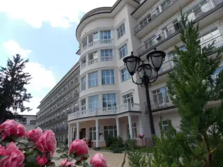 Общество с ограниченной ответственностью Санаторий "Центросоюз-Кисловодск" — Кисловодск: фото объекта размещения