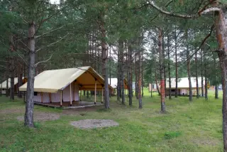 глэмпинг Дивий камень — Свердловская область: фото объекта размещения