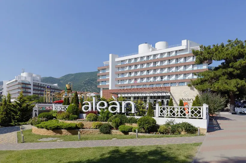 Курортный отель Алеан Фэмели Биарриц ( Alean Family Biarritz ) филиал — Геленджик: фото объекта размещения