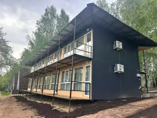 Модульная гостиница на территории базы отдыха "Камские дали" — Удмуртская Республика: фото объекта размещения