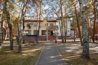 Акционерное общество «Оскольский электрометаллургический комбинат имени Алексея Алексеевича Угарова» Дирекция по социальным вопросам  Управление внутренних социальных программ и развития социальных объектов Оздоровительный комплекс  База отдыха «Вместе парк» — Белгородская область: фото объекта размещения
