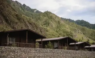 База отдыха "АЛТАЙ ШАЛЕ | ALTAY CHALET" — Республика Алтай: фото объекта размещения