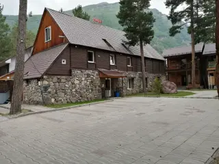 Гостиница «Ушба» — Кабардино-Балкарская Республика: фото объекта размещения