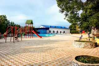 База отдыха "Парк Инал" Попова Эльмира Автандиловна — Краснодарский край: фото объекта размещения