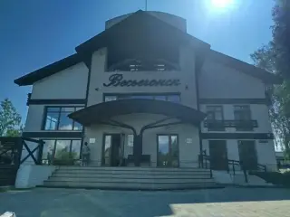 Гостиница "Порт Весьегонск" ООО "Портвейн и Клюква" — Весьегонск: фото объекта размещения