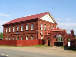 Гостаница " Купеческий дом" — Окуловка: фото объекта размещения