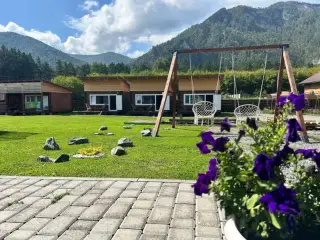 Усадьба Дом в горах — Республика Алтай: фото объекта размещения