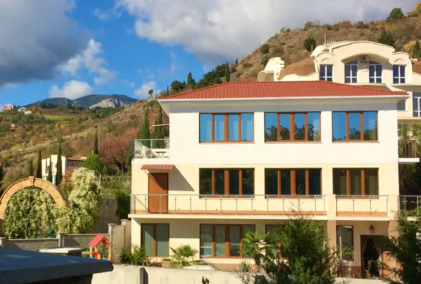 Гостевой дом на Бороздина — Алушта: фото объекта размещения