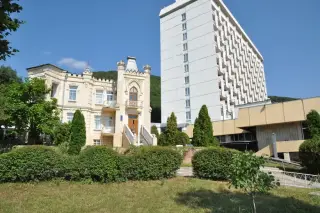 Лечебно-профилактическое учреждение профсоюзов Санаторий "РОДНИК" — Пятигорск: фото объекта размещения