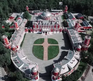 Гостиница «Петровский Путевой Дворец» — Москва: фото объекта размещения