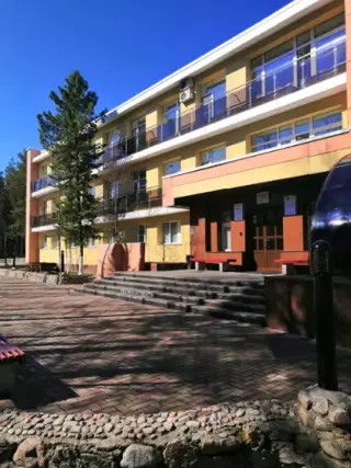 Гостиница "Нивские берега" ООО "Кольская АЭС - Авто" — Полярные Зори: фото объекта размещения