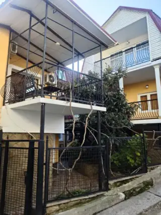 Гостевой дом на Краснофлотской — Алушта: фото объекта размещения