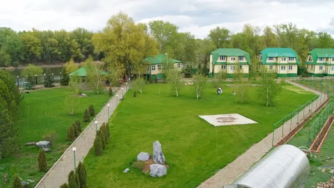 База отдыха Загородный клуб Бристоль — Волгоградская область: фото объекта размещения