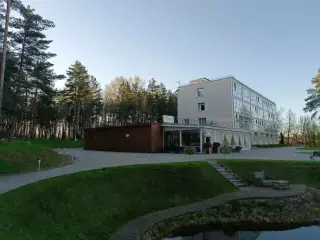 Парк-отель "Green Force" ООО УК "Лужские берега" — Кингисепп: фото объекта размещения