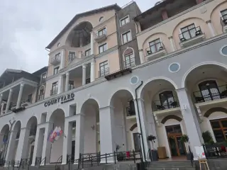 Гостиница «Кортъярд Марриотт Сочи Красная Поляна»  (Courtyard by Marriott Sochi Krasnya Polyana) — Краснодарский край: фото объекта размещения