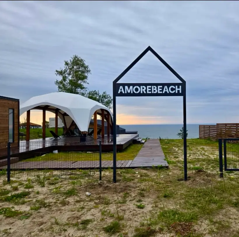 База отдыха AMOREBEACH — Калининградская область: фото объекта размещения
