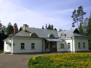 Гостиница территории Михайловское ФГБУК "Государственный мемориальный историко-литературный и природно-ландшафтный музей-заповедник А.С. Пушкина "Михайловское"(Пушкинский Заповедник) — Псковская область: фото объекта размещения