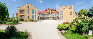 Отель «Велес» — Евпатория: фото объекта размещения