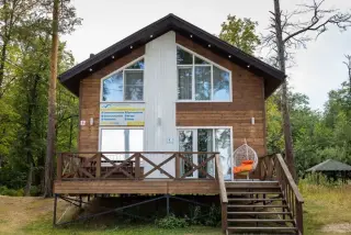 Коричневый - Camelot house lake "ТургоякХолидэй" — Миасс: фото объекта размещения