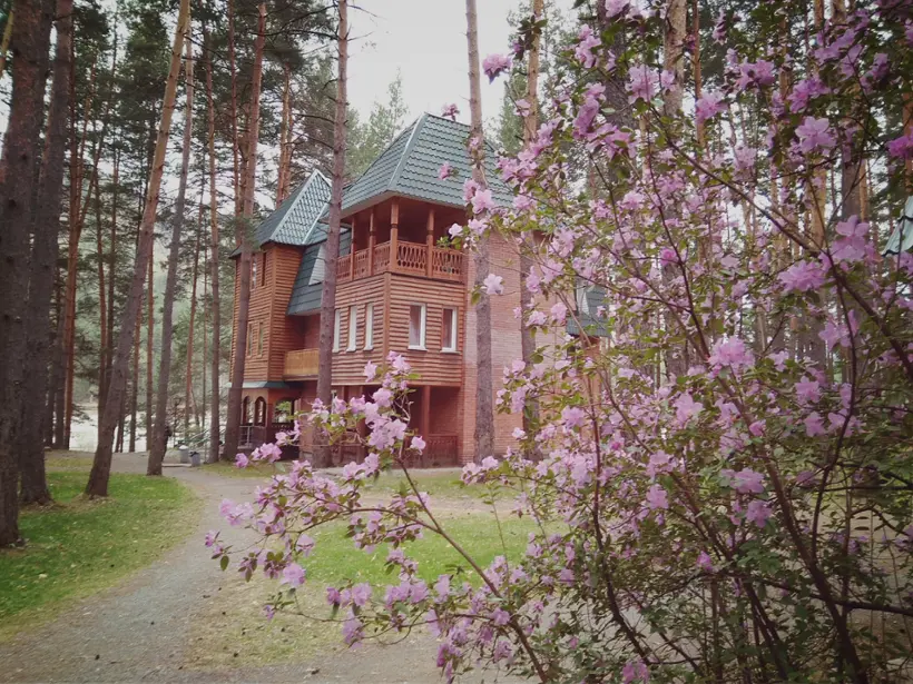 Туристский комплекс Манжерок — Республика Алтай: фото объекта размещения