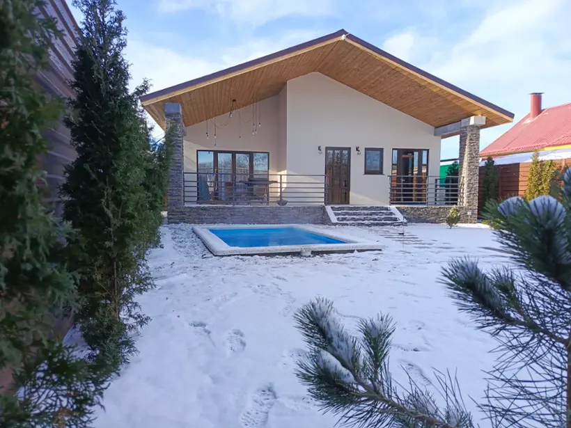 Гостевой дом с горячим бассейном Relax House — Краснодарский край: фото объекта размещения