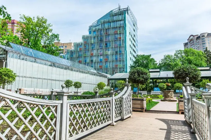 ОТЕЛЬ GARDEN EMBASSY — Москва: фото объекта размещения