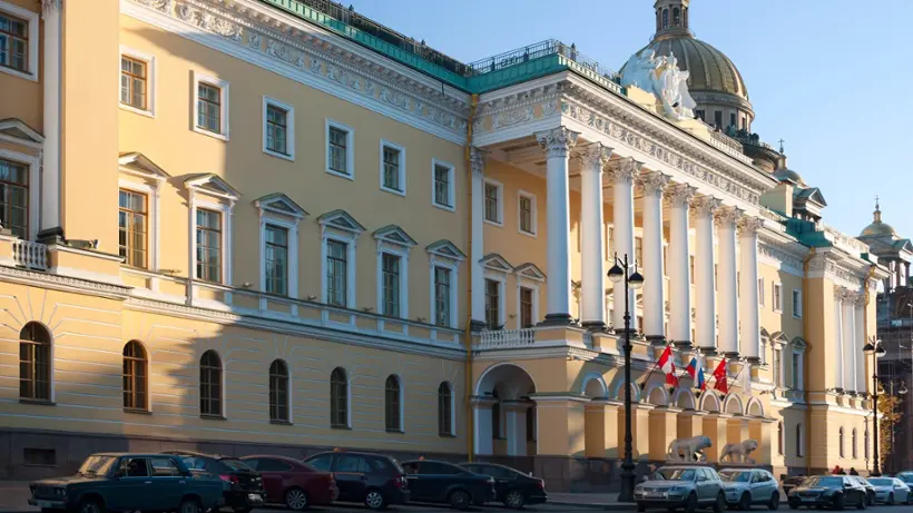 Гостиница Фор Сизонс Отель Дом со Львами Санкт-Петербург (Four Seasons Hotel Lion Palace St. Petersburg) — Санкт-Петербург: фото объекта размещения