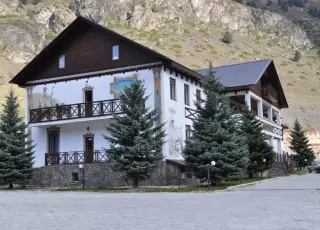 Гостиница "Юсенги" ООО "Юсенги Тур" — Кабардино-Балкарская Республика: фото объекта размещения